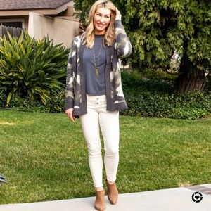 Universal Thread white/cream size 0 button fly Den